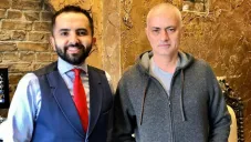 José Mourinho junto a su peluquero