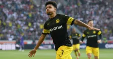 Sancho celebrando una anotación con el Borussia