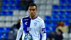 Hernández en un juego con Pachuca