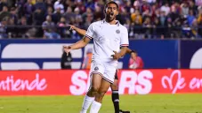 Ponce se queja en un partido de Chivas