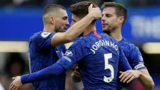 Jugadores del Chelsea festejan el gol de la victoria