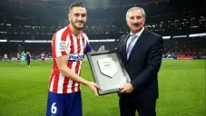 Ratón Ayala fue homenajeado por el Atlético de Madrid