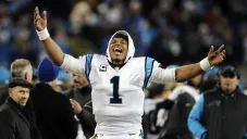 Newton festeja una victoria