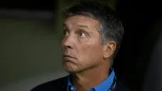 Robert Dante Siboldi en el banquillo del Estadio Azteca