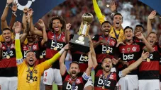 Jugadores de Flamengo festejan tras ganar la Recopa Sudamericana