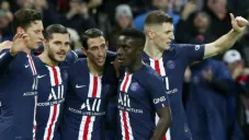 Jugadores del PSG festejan una anotación