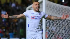 Jonathan Rodríguez celebrando su anotación ante Morelia