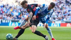 Trippier pelea el balón para el Atlético de Madrid