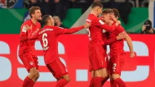 Joshua Kimmich festeja su gol con sus compañeros