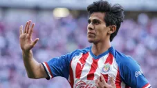 José Juan Macías celebrando una anotación con Chivas