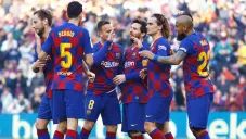 Jugadores del Barcelona festejan un gol