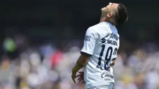 Marco García durante un partido con Pumas