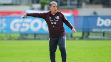 Tata Martino durante un entrenamiento de la Selección Mexicana