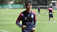 JJ Macías en un entrenamiento con Chivas