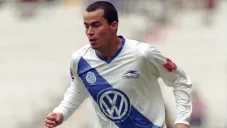 Iván Kaviedes durante un duelo con Puebla en 2003