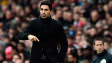 Mikel Arteta durante un duelo del Arsenal