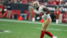 DeForest Buckner en celebración con los San Francisco 49ers