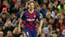 Ivan Rakitic durante un duelo con el Barcelona en España