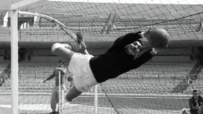 Antonio 'La Tota' Carbajal en acción en Ciudad Universitaria