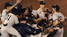 Jugadores de los Yankees celebraron el título de 1998
