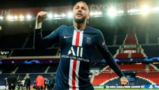 Neymar festeja un gol con el PSG