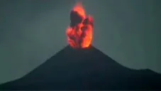 Erupción del volcán Anak Krakatau