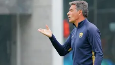 Míchel, en un entrenamiento de Pumas