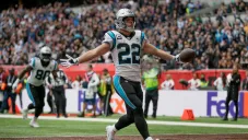 Christian McCaffrey celebra una anotación con Panthers