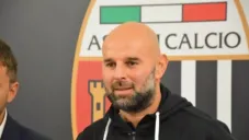 Equipo de la Serie B dejo ir a su entrenador por no aceptar una rebaja en su salario