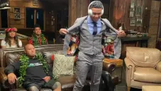 Tagovailoa, en su casa tras ser elegido por los Dolphins