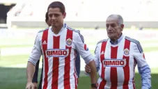 Tomás Balcázar junto a Javier Hernández, su nieto