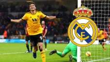 Raúl Jiménez festeja un gol con los Wolves