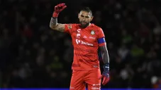 Jonathan Orozco se lamenta en juego de Santos