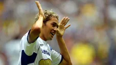 El Partejita López festeja un gol con Pumas