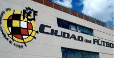 La Real Federación aceptaría tener partidos los lunes y viernes