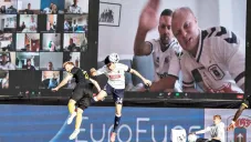 Aficionados de ambas escuadras estuvieron en la 'tribuna virtual' del inmueble