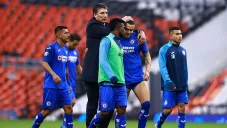 Jugadores de Cruz Azul en el partido contra América