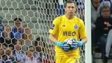 Agustín Marchesín durante un duelo con el Porto