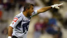 Sergio Bernal en partido con los Pumas