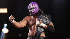 WWE: Madre del Hijo del Fantasma se tatuó título que ganó su hijo