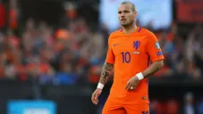 Sneijder en partido con Holanda
