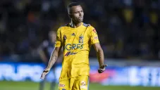 Rafael Carioca en partido con Tigres