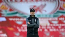 Klopp observa un juego del Liverpool