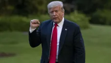 Donald Trump: Irán emitió orden de aprehensión contra él