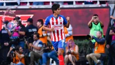 Macías durante un partido con Chivas
