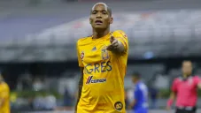 Luis Quiñones en partido con Tigres