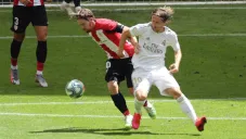 El capitán del Athletic Club Iker Muniain y Luka Modric