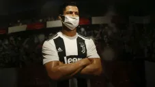 CR7 con cubrebocas en el Madame Tussauds