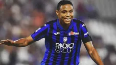 Luis Muriel festeja una anotación con Atalanta