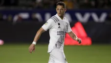 Chicharito durante un duelo con el Galaxy en MLS